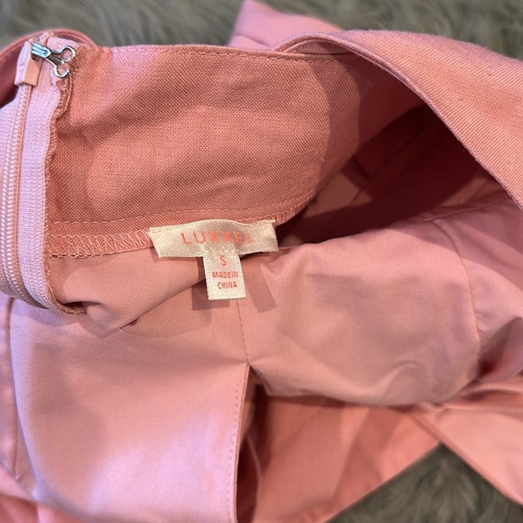 Luxxel pink halter neck lined back zipper closure romper with bow size S - Picture 2 of 3